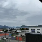 Luksurios Enebolig, Naer Alesund Villa Ytterland