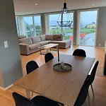 Luksurios Enebolig, Naer Alesund Villa *