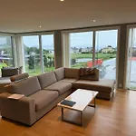 Luksurios Enebolig, Naer Alesund Villa Ytterland