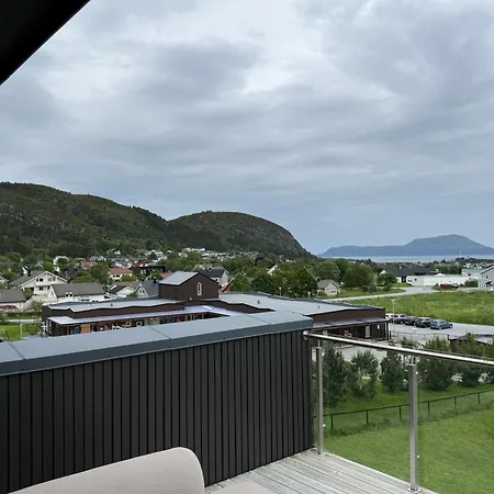 Luksuriøs Enebolig, Nær ålesund Villaer Ytterland