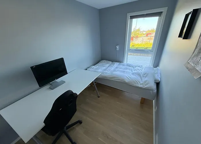 Luksurios Enebolig, Naer Alesund Villa Ytterland