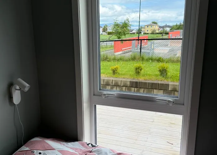Luksurios Enebolig, Naer Alesund