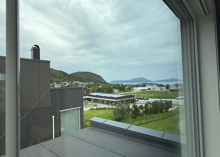 Villa Luksurios Enebolig, Naer Alesund Ytterland
