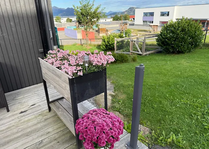 Luksurios Enebolig, Naer Alesund Villa Ytterland
