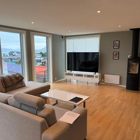 Luksurios Enebolig, Naer Alesund Villa *