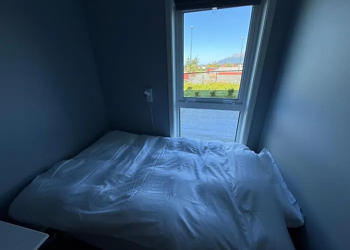 Luksurios Enebolig, Naer Alesund Villa Ytterland